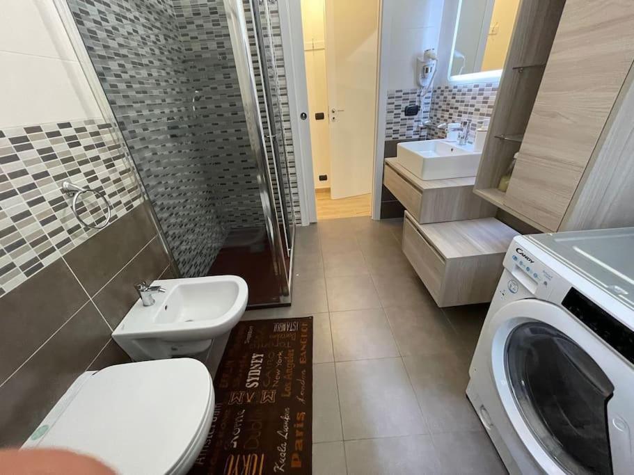 מילאנו Nel Quartiere Bayres Suite Completamente Rinnovata מראה חיצוני תמונה