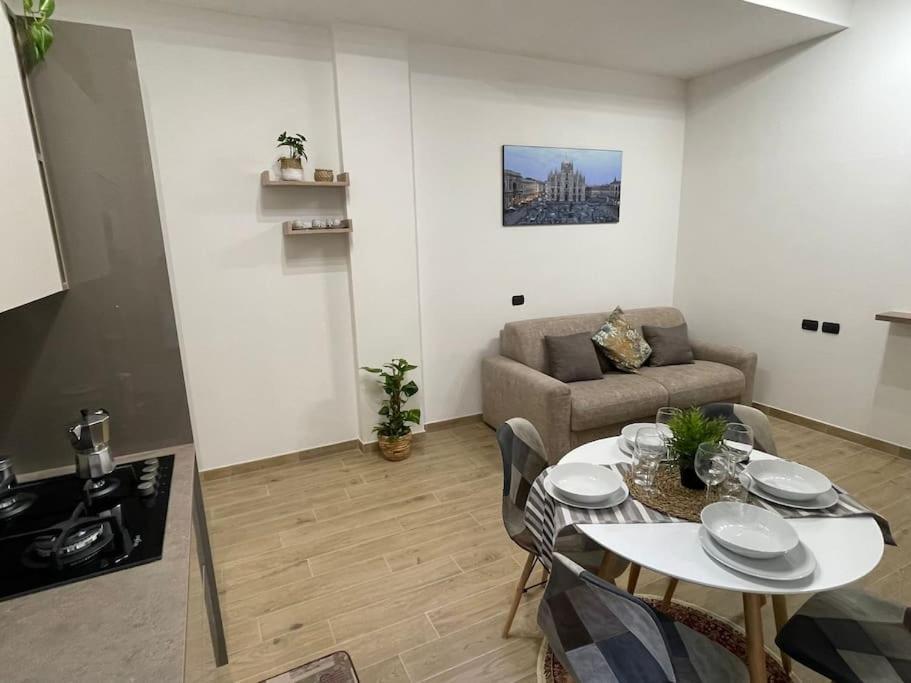 מילאנו Nel Quartiere Bayres Suite Completamente Rinnovata מראה חיצוני תמונה